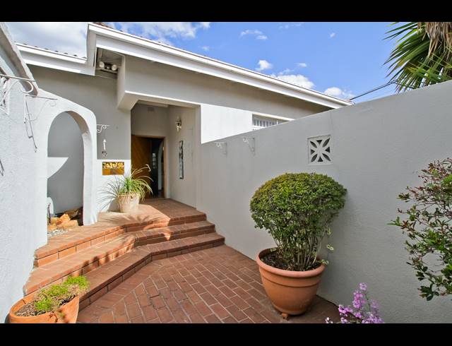 3 BEDROOM HOUSE FOR SALE IN NORWOOD